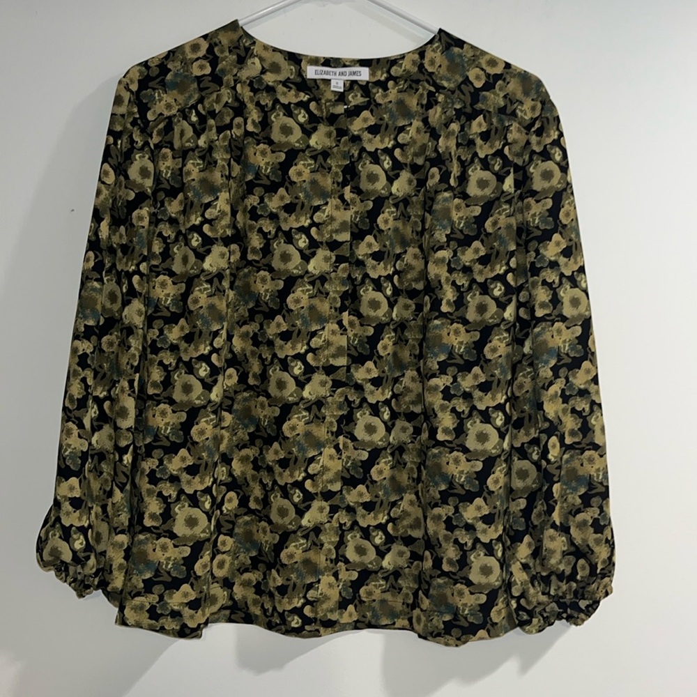 ELIZABETH AND JAMES floral button down blouse